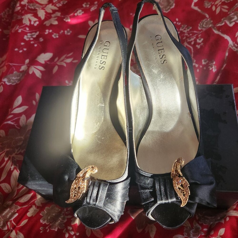 Sexy Guess by Marciano black satin sling back w/toe bows + removable bling